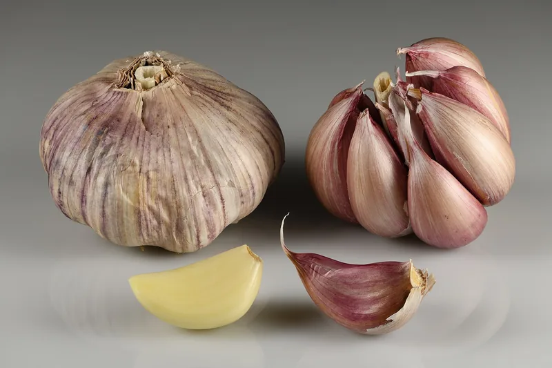 Bawang Putih Lumbu Hijau